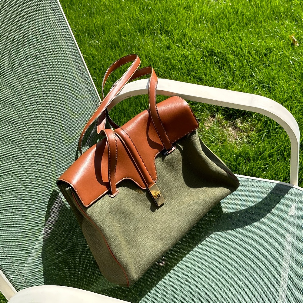 NWT CELINE SAC 16 SOFT HANDBAG
